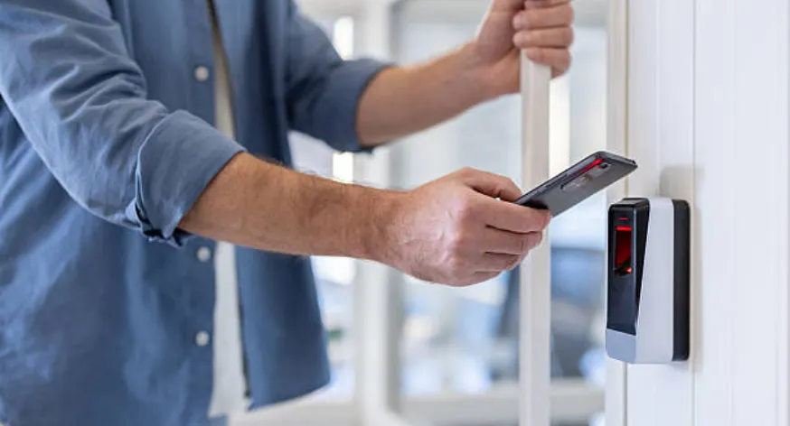 Contactless networking with NFC card technology